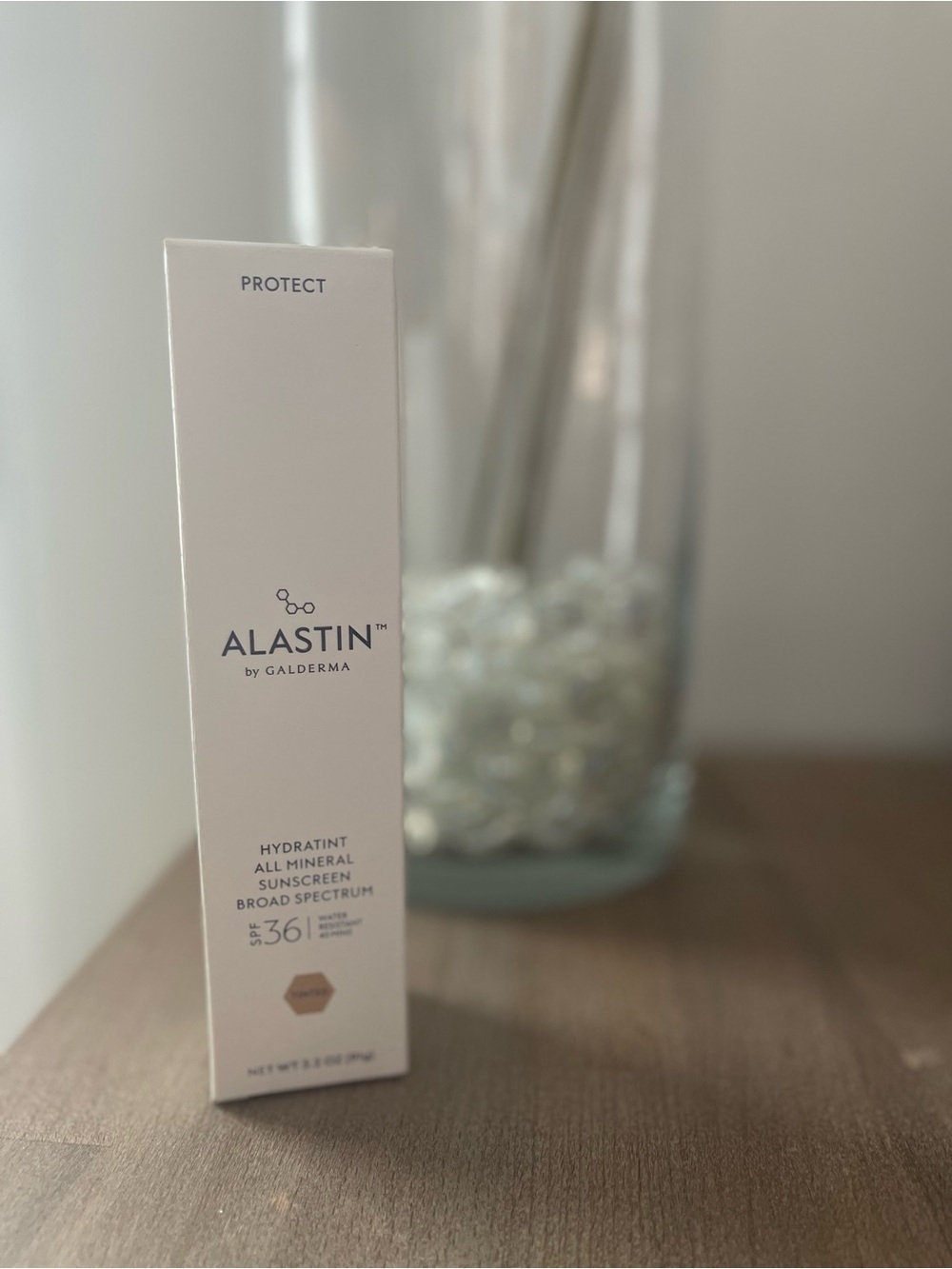 Alastin Hydratint All Mineral Sunscreen SPF 36 - Beige Tint